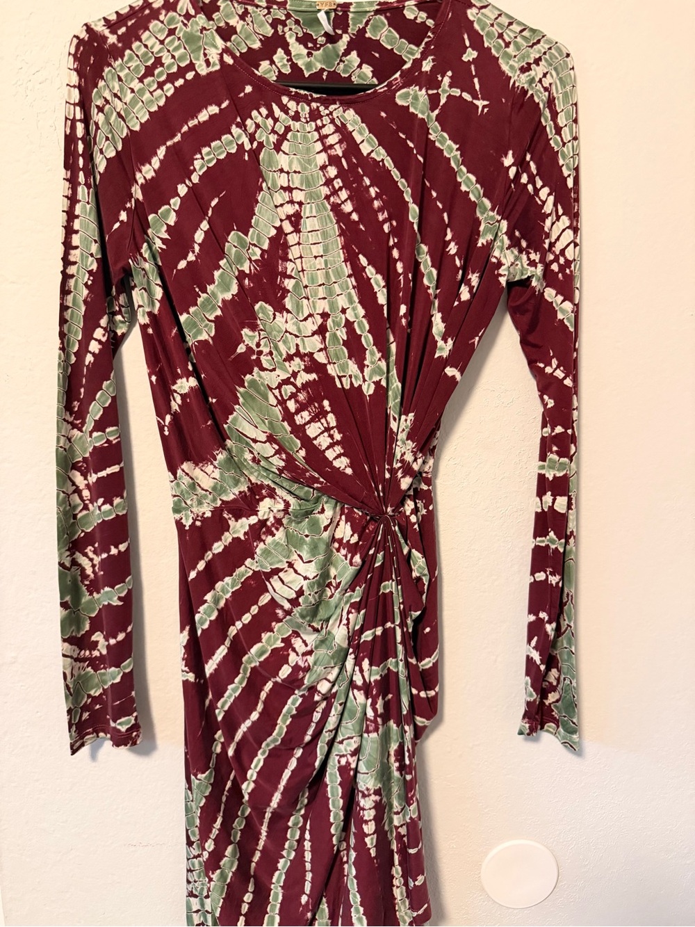 Young Fabulous & Broke -Long Sleeve Twist Front Tie-Dye Top - Burgundy & Sage